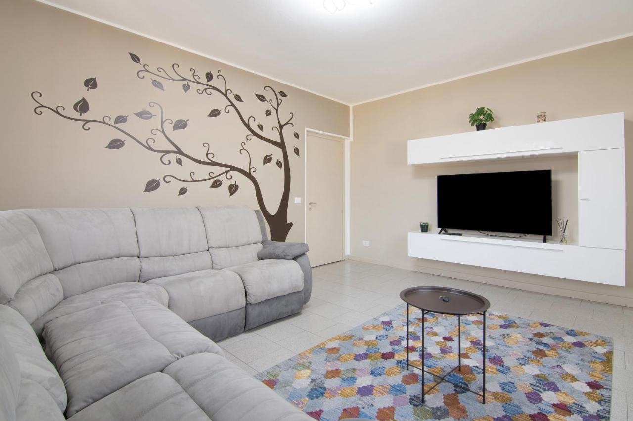 Apartament Colico Center Zewnętrze zdjęcie